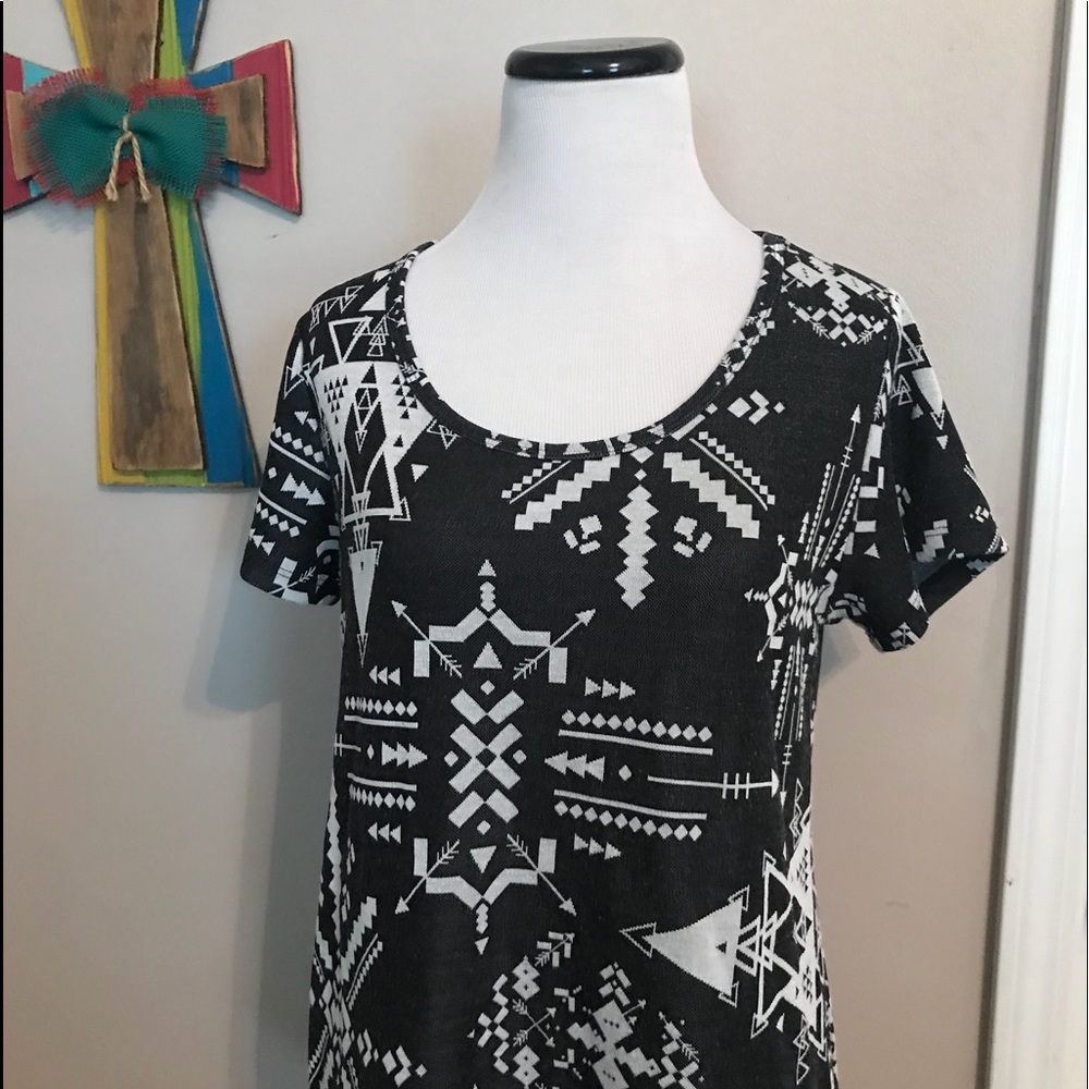 Lularoe XS Classic Tee